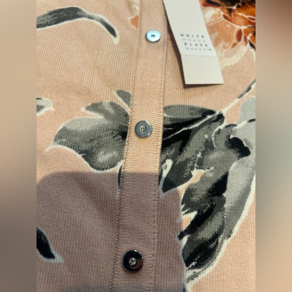 NWT WHITE HOUSE BLACK MARKET CARDIGAN SWEATER Floral Magnolias Blush Pink Sz. XL - Picture 5 of 6